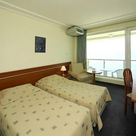 Marina Hotel, Sunny Day Hotel