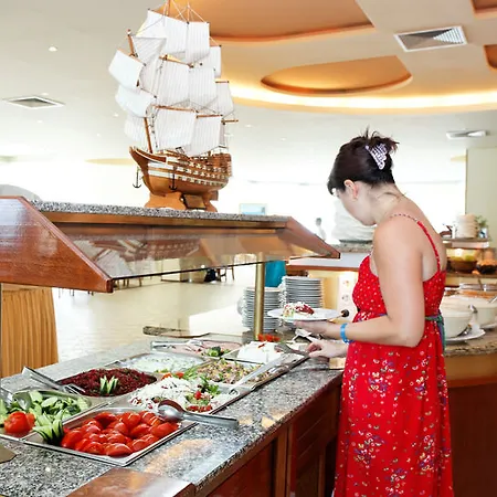Marina Hotel, Sunny Day Warna