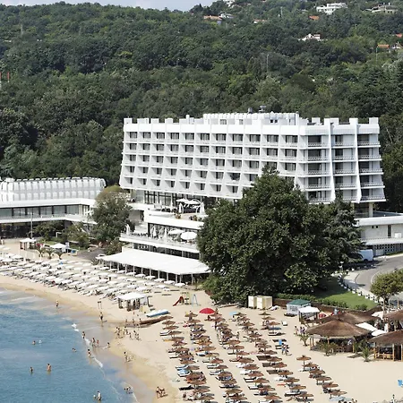 Marina Hotel, Sunny Day Hotel Warna