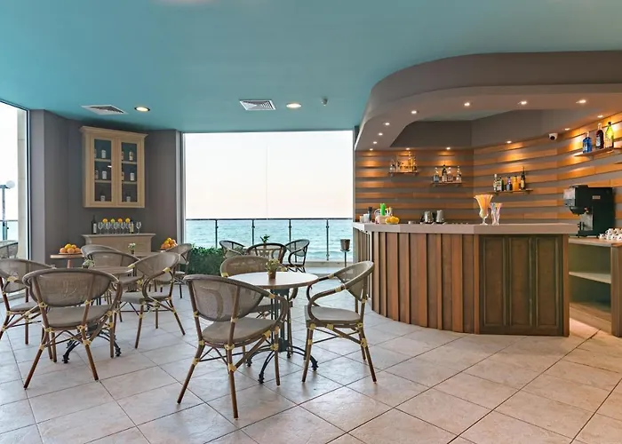 Marina Hotel, Sunny Day 4* Warna