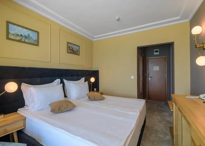 Marina Hotel, Sunny Day 4* Warna