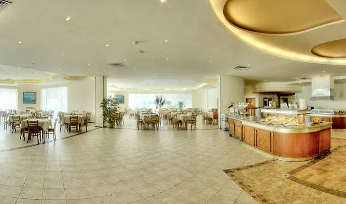 Marina Hotel, Sunny Day Hotel Warna