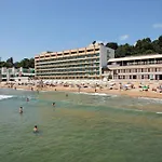 Marina Hotel, Sunny Day فندق 4*