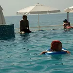 Marina Hotel, Sunny Day فارنا