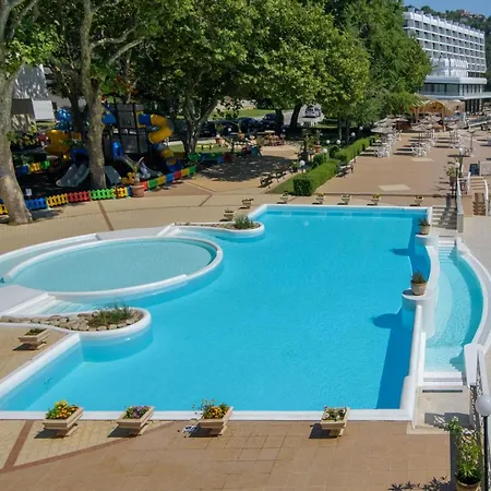 Marina Hotel, Sunny Day Szálloda