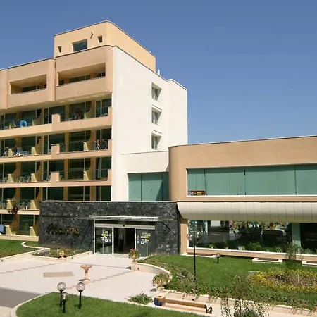 Marina Hotel, Sunny Day Hotel Warna