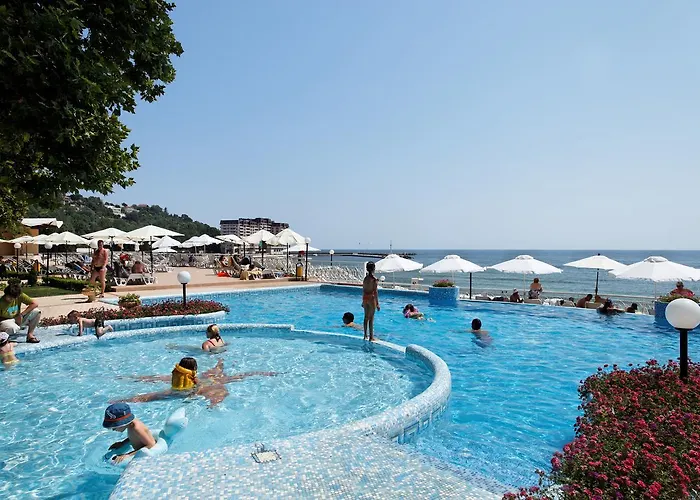 Отель Marina Hotel, Sunny Day 4*